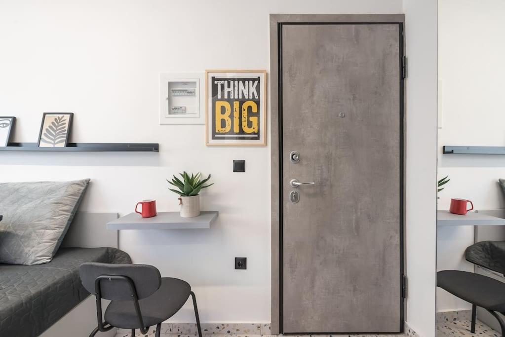 Tiny Apartment Атина Екстериор снимка