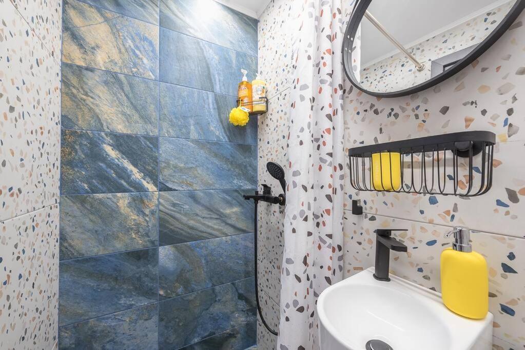 Tiny Apartment Атина Екстериор снимка